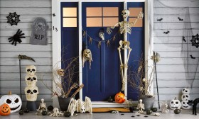Halloween-Decorations on sale